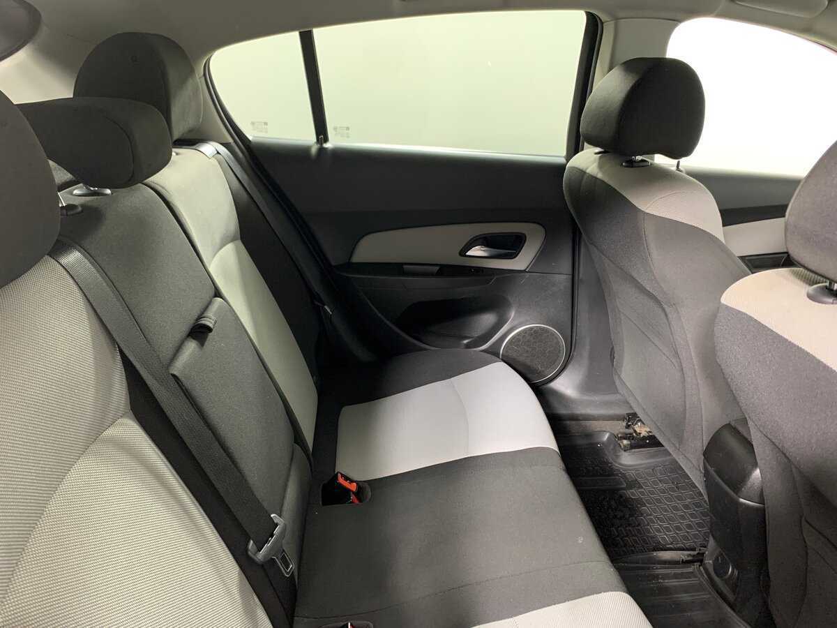 Б/У Шевроле Круз 2013 года. Фото: #17