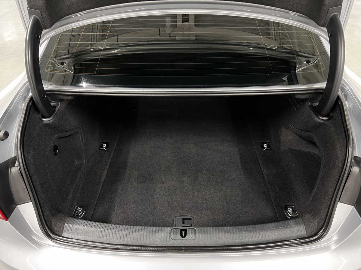 Б/У Ауди А4 2016 года. Фото: #9