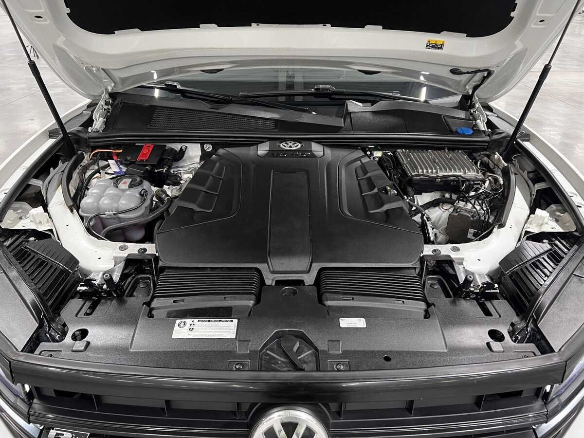 Б/У Фольксваген Туарег 2018 года. Фото: #8