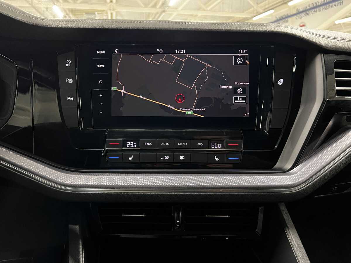 Б/У Фольксваген Туарег 2018 года. Фото: #14