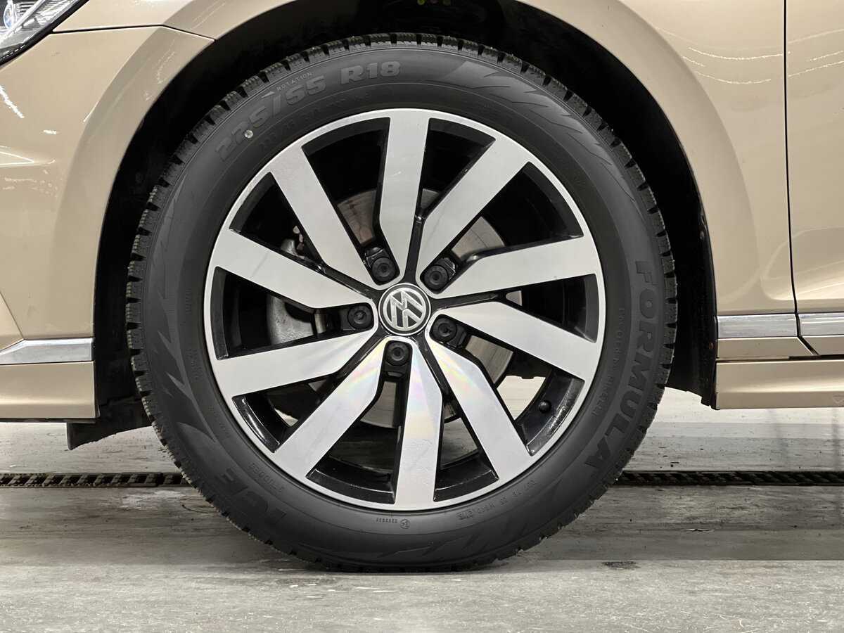 Б/У Фольксваген Пассат 2016 года. Фото: #17