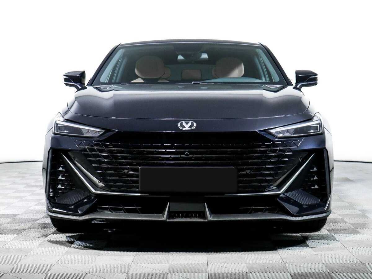 Б/У Чанган УНИ-В 2023 года. Фото: #1