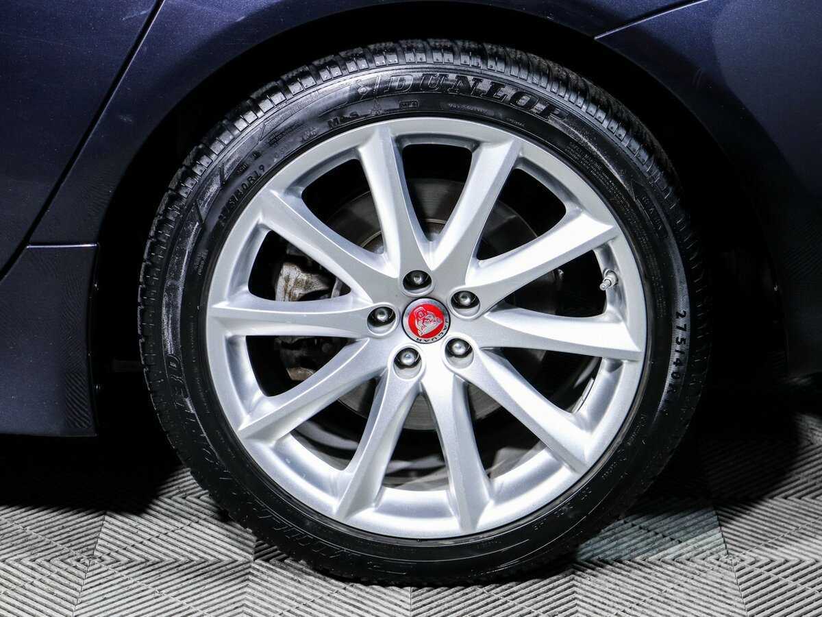 Б/У Ягуар ИксДжи 2017 года. Фото: #11