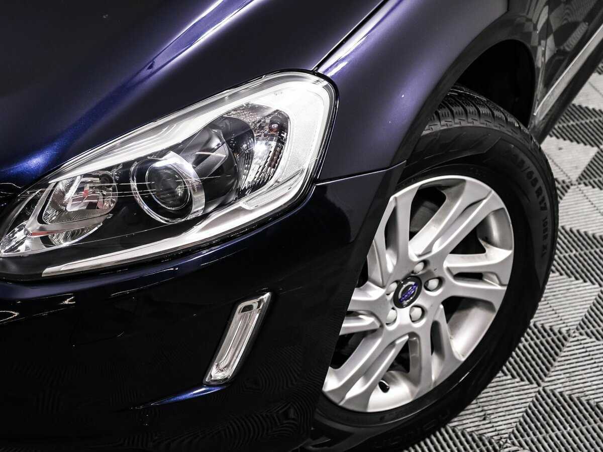 Б/У Вольво ИксЦ60 2017 года. Фото: #13