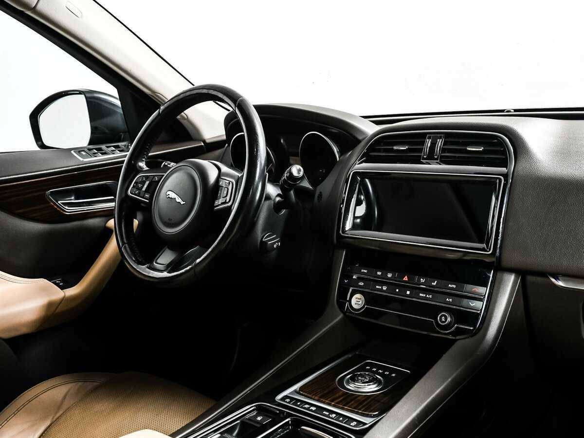 Б/У Ягуар Ф-Пэйс 2016 года. Фото: #8