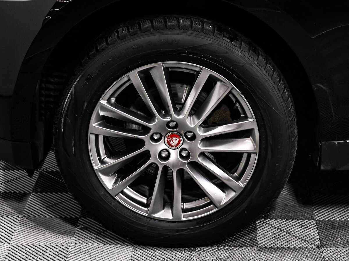 Б/У Ягуар Ф-Пэйс 2016 года. Фото: #13