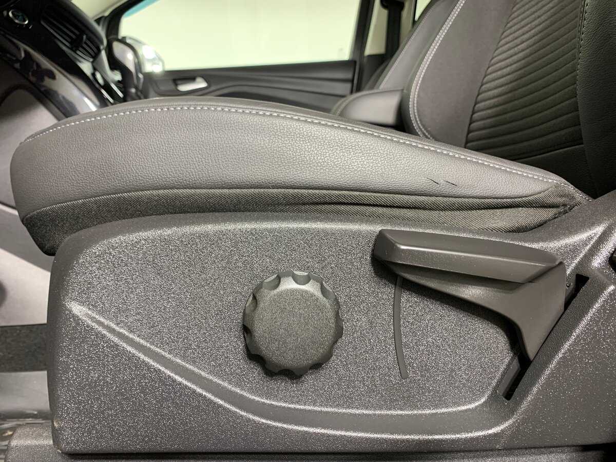 Б/У Форд Куга 2017 года. Фото: #16