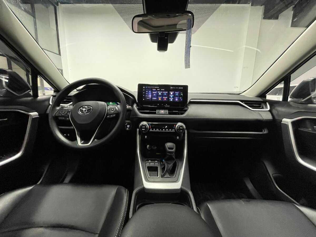 Б/У Тойота Рав4 2023 года. Фото: #10