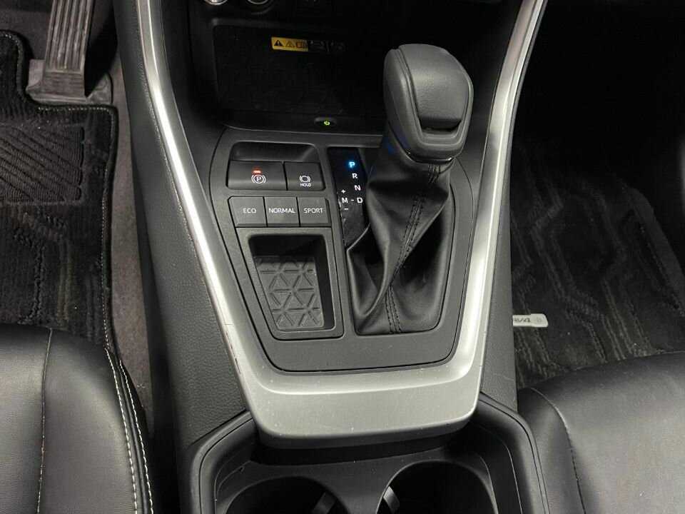 Б/У Тойота Рав4 2023 года. Фото: #12