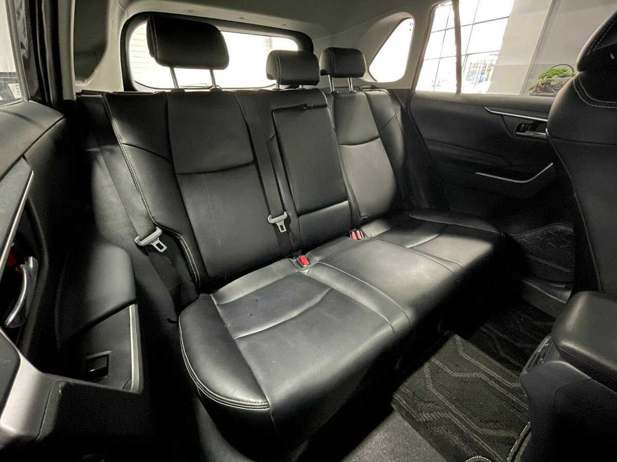 Б/У Тойота Рав4 2023 года. Фото: #17