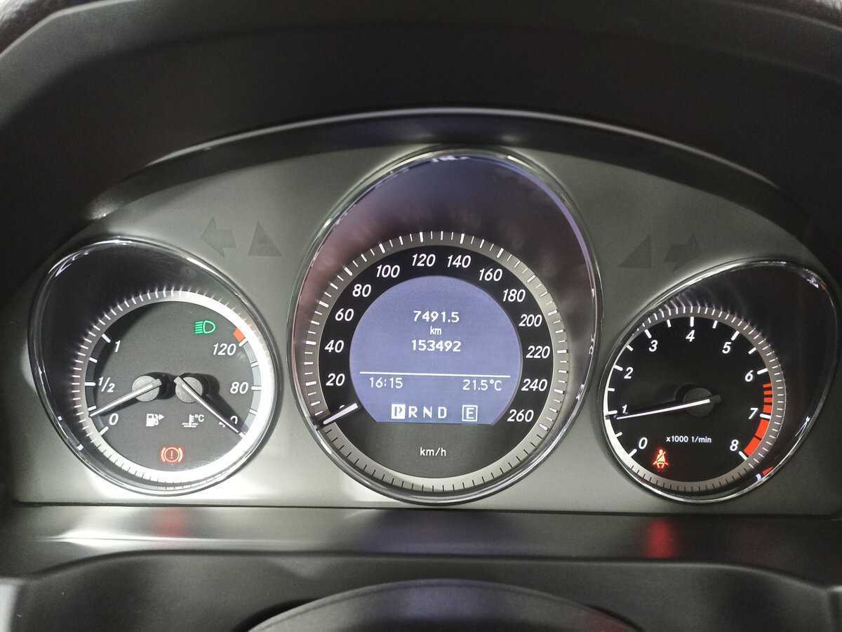 Б/У Мерседес-Бенц Ц-Класс 2010 года. Фото: #12