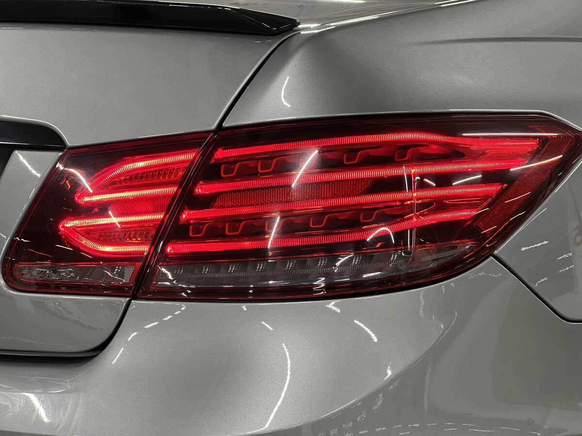 Б/У Мерседес-Бенц Е-Класс 2015 года. Фото: #8