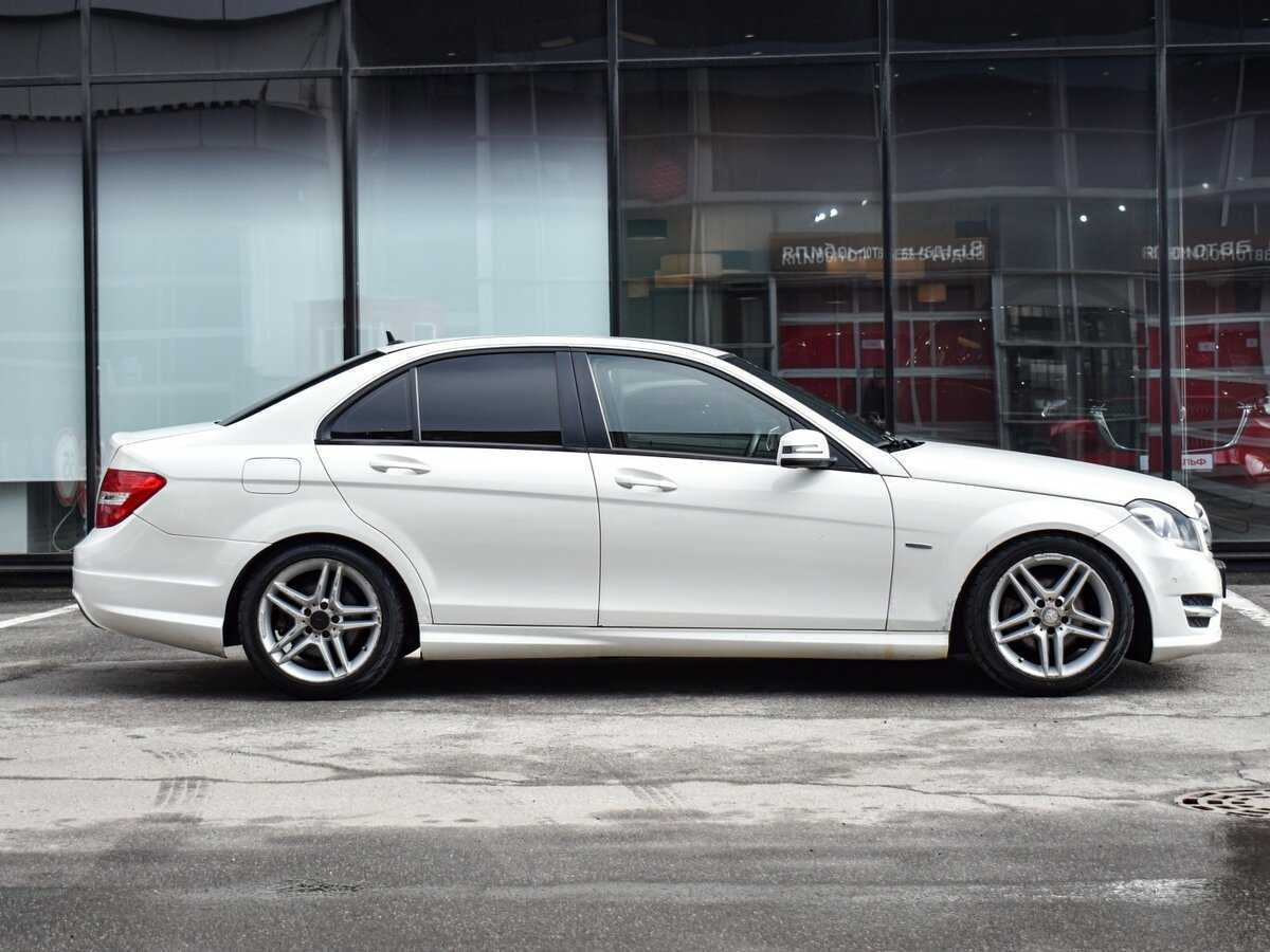 Б/У Мерседес-Бенц Ц-Класс 2011 года. Фото: #3