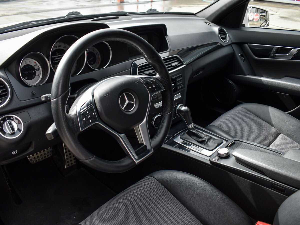 Б/У Мерседес-Бенц Ц-Класс 2011 года. Фото: #9