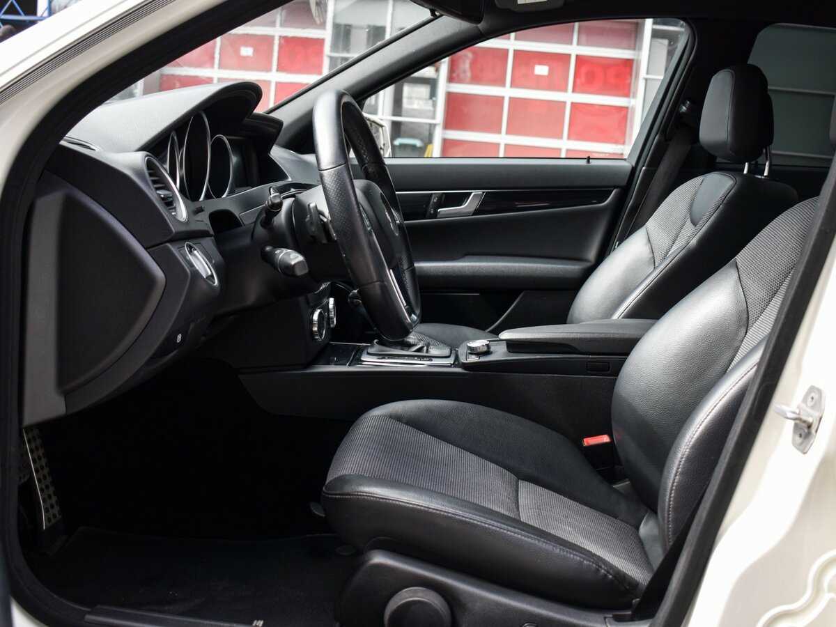 Б/У Мерседес-Бенц Ц-Класс 2011 года. Фото: #10