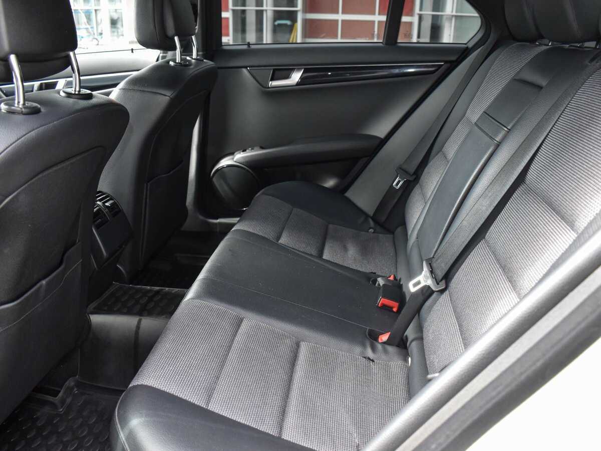 Б/У Мерседес-Бенц Ц-Класс 2011 года. Фото: #12