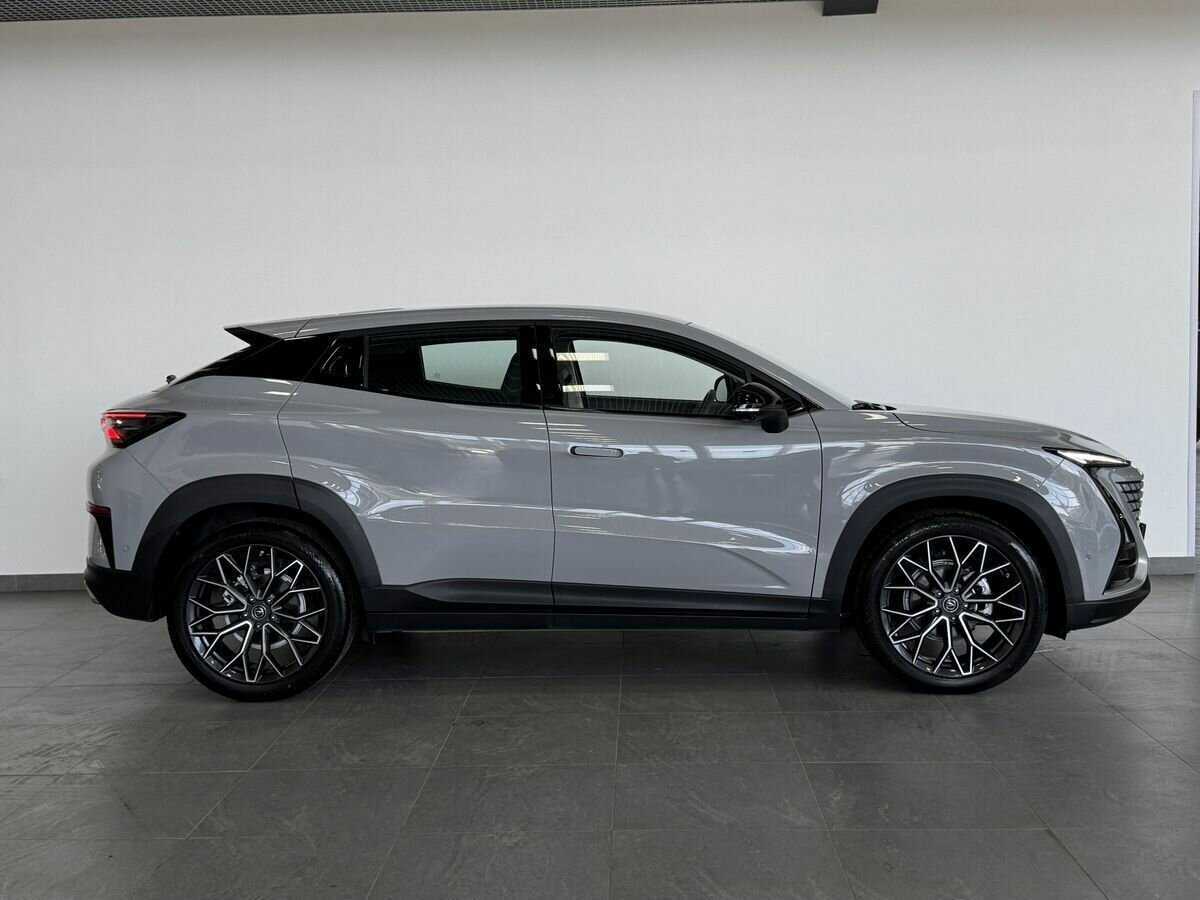 Б/У Чанган УНИ-Т 2023 года. Фото: #1