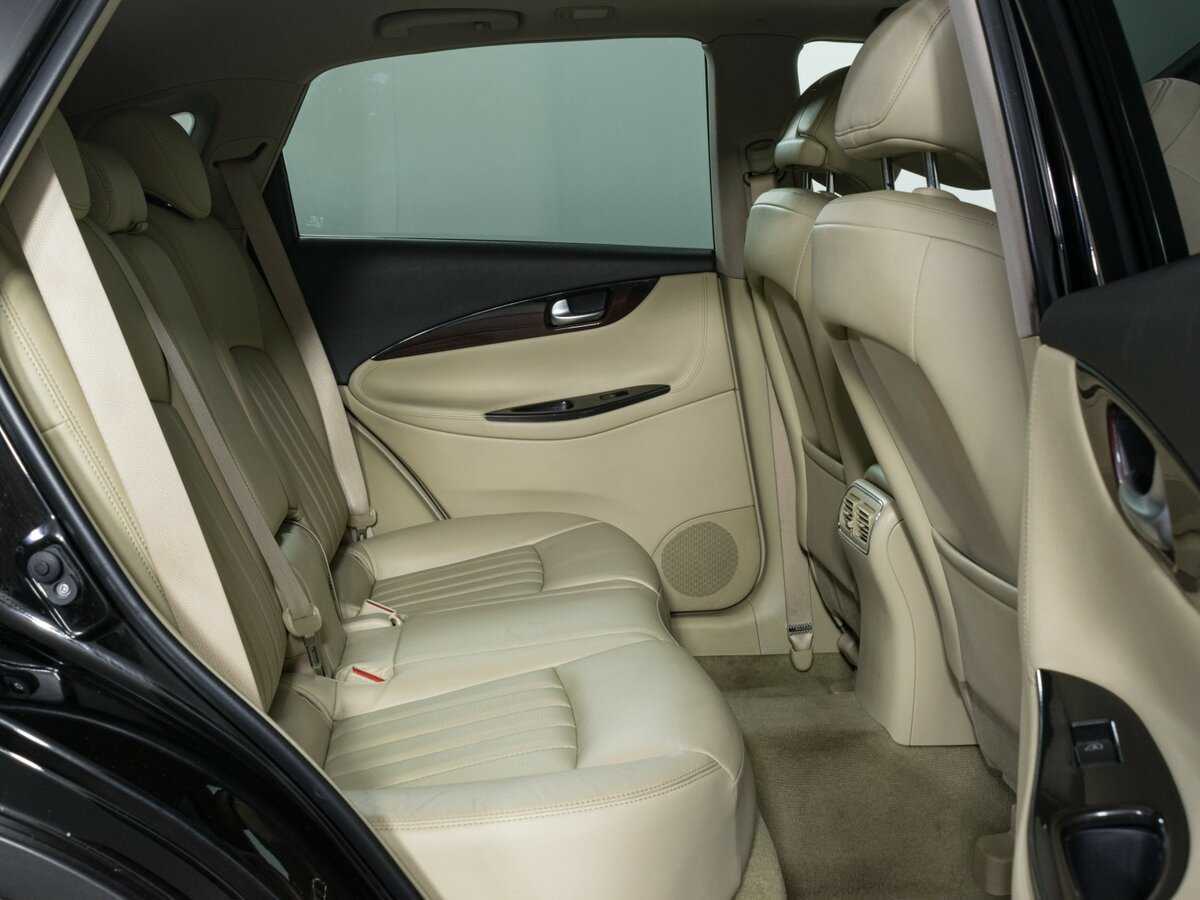 Б/У Инфинити К-Икс50 2016 года. Фото: #9