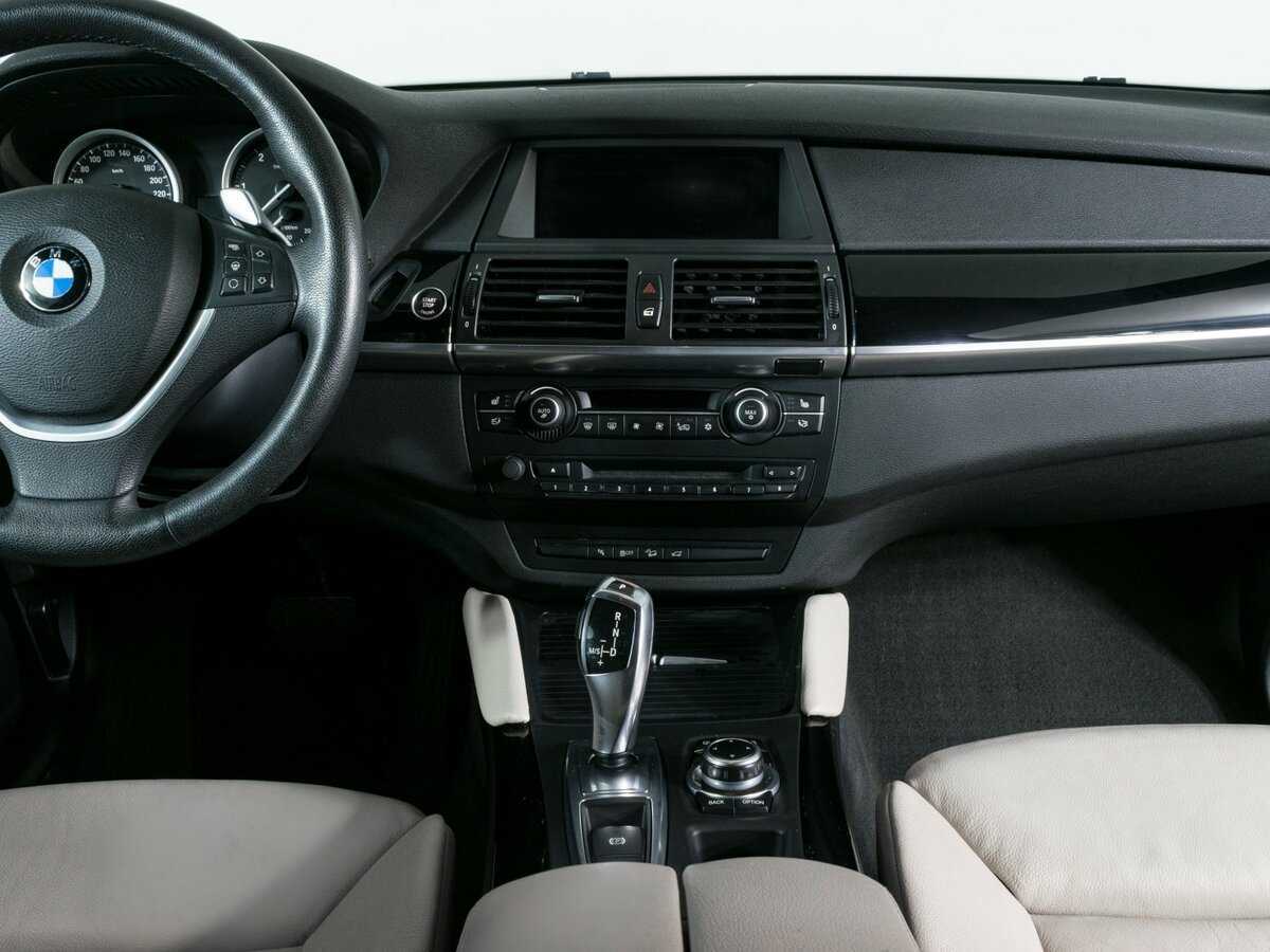 Б/У БМВ Икс6 2010 года. Фото: #9