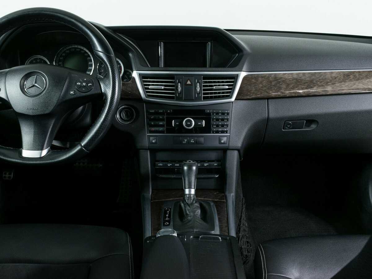 Б/У Мерседес-Бенц Е-Класс 2010 года. Фото: #8