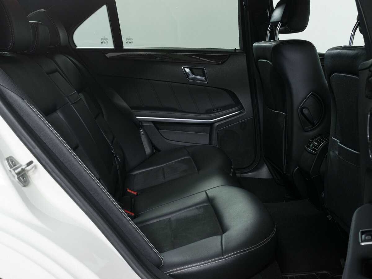 Б/У Мерседес-Бенц Е-Класс 2010 года. Фото: #9