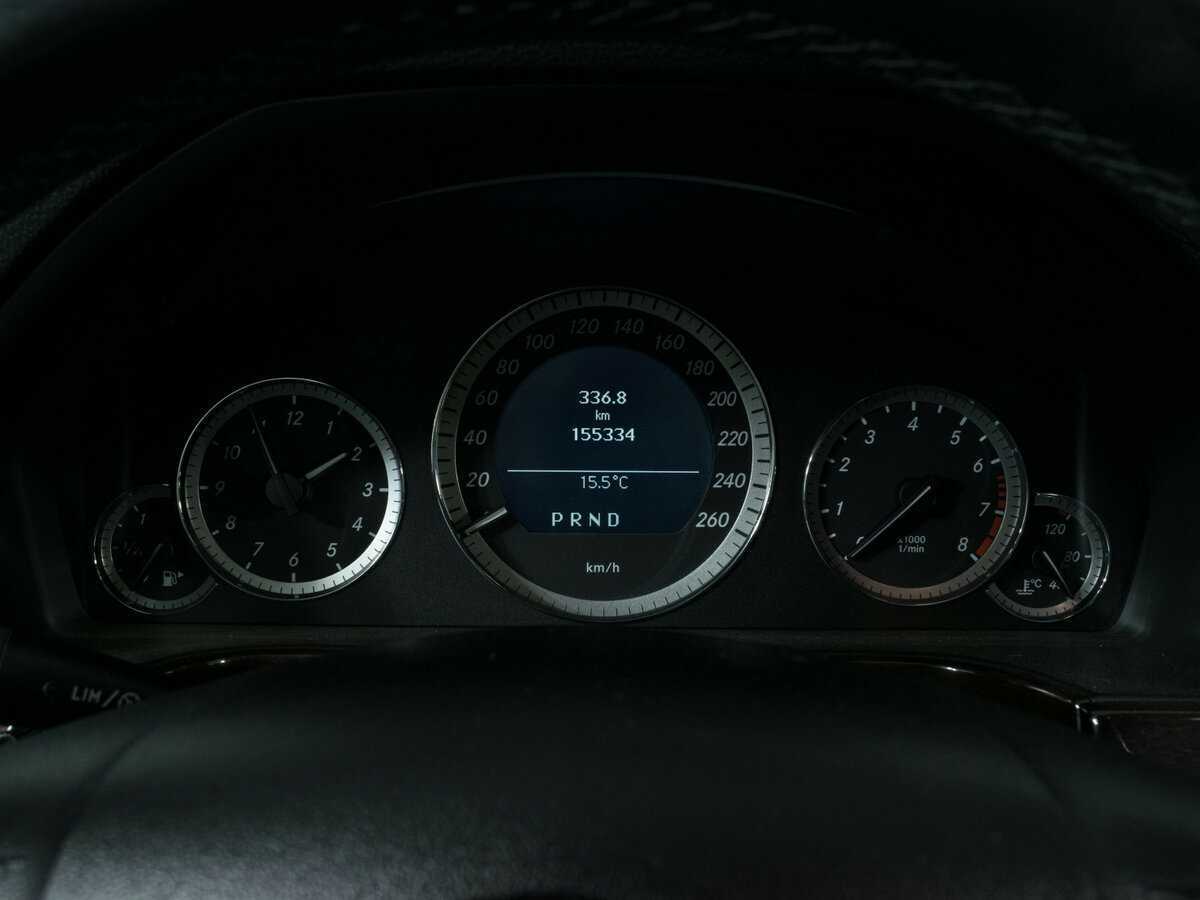 Б/У Мерседес-Бенц Е-Класс 2010 года. Фото: #10