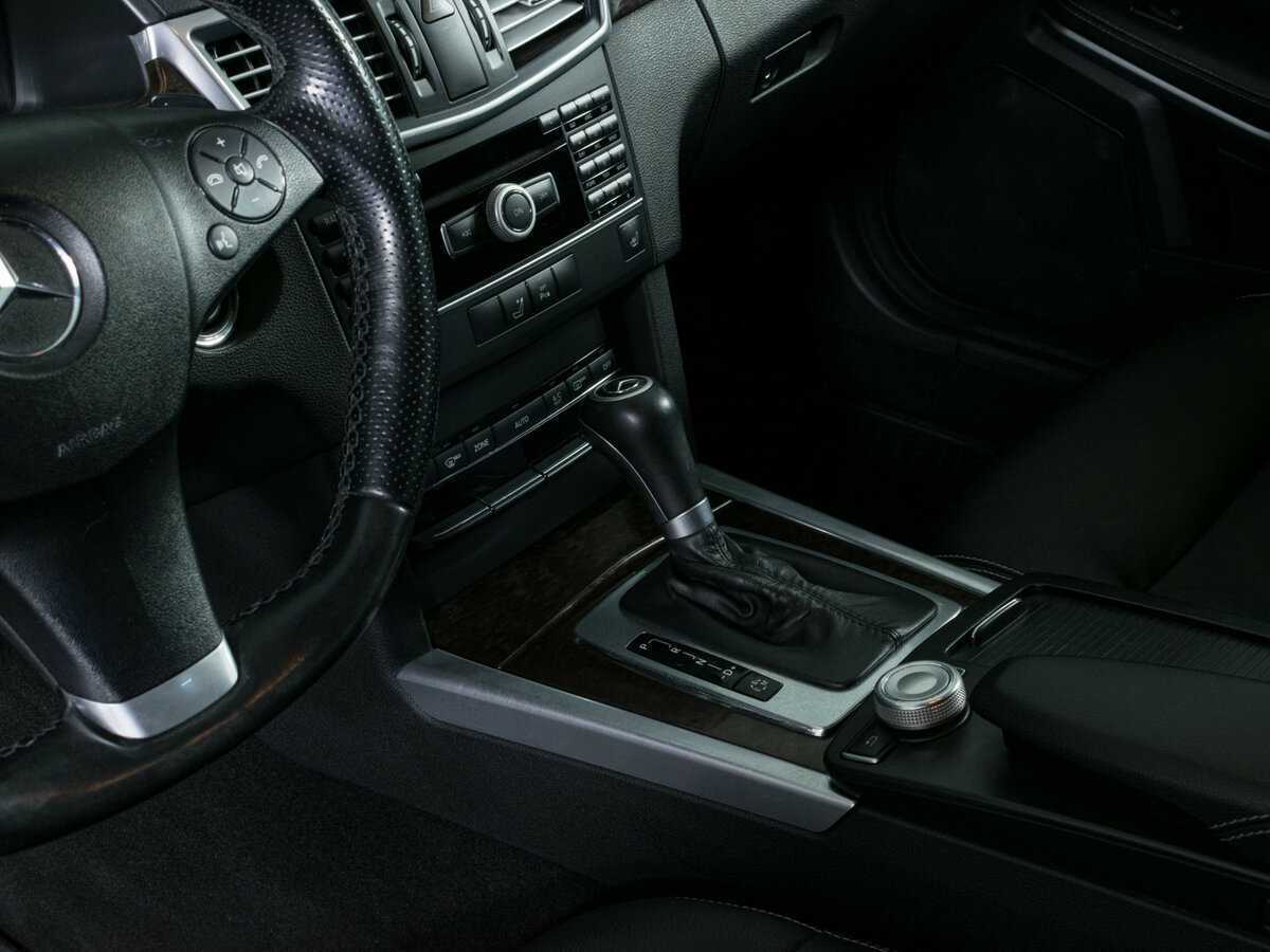 Б/У Мерседес-Бенц Е-Класс 2010 года. Фото: #12