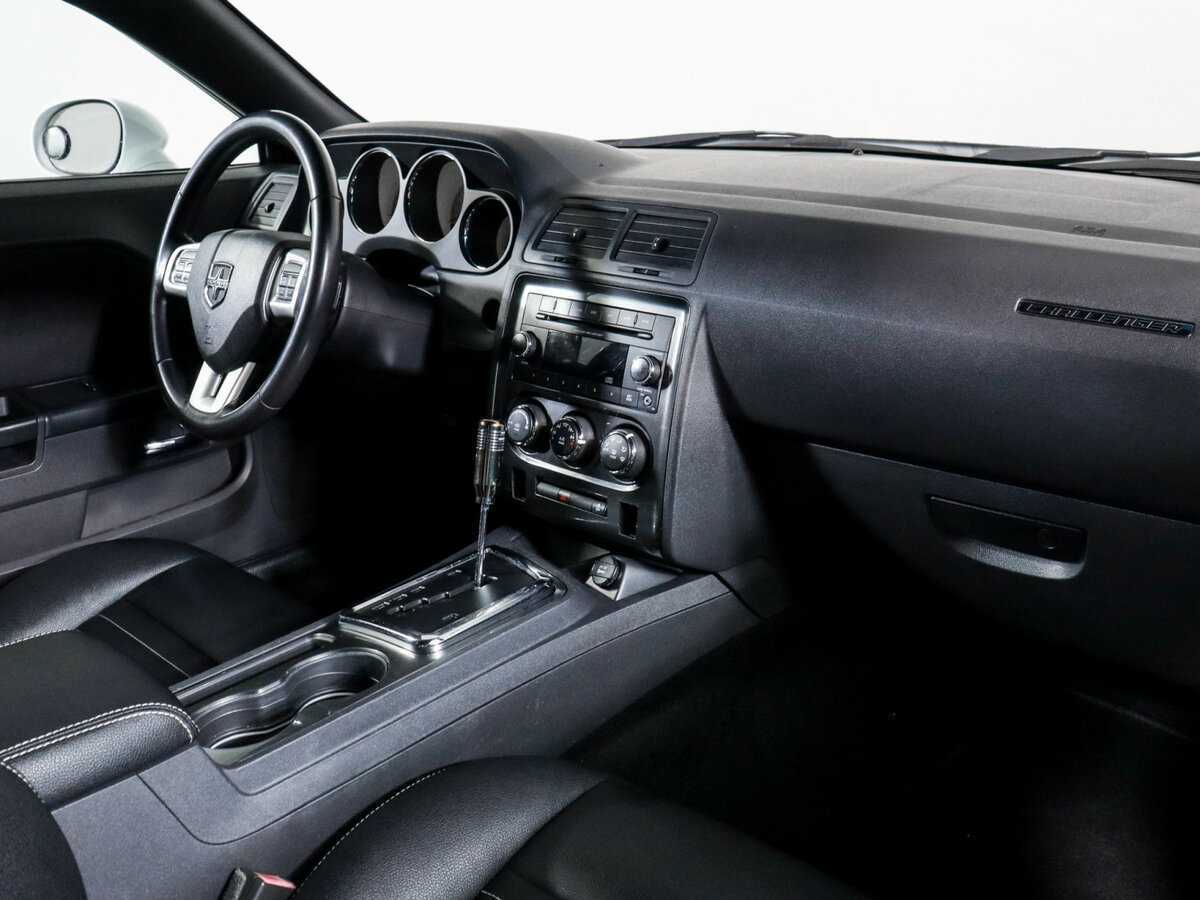 Б/У Додж Челленджер 2013 года. Фото: #5