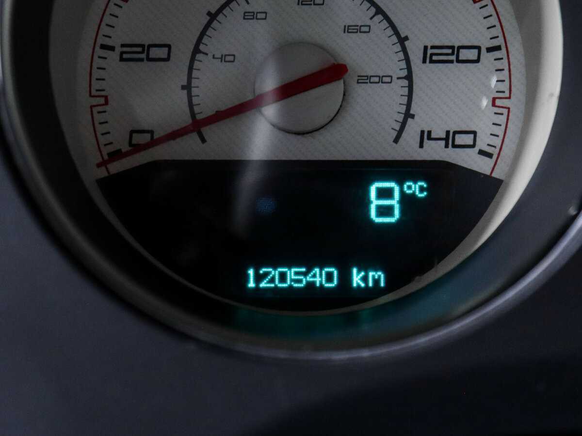 Б/У Додж Челленджер 2013 года. Фото: #7