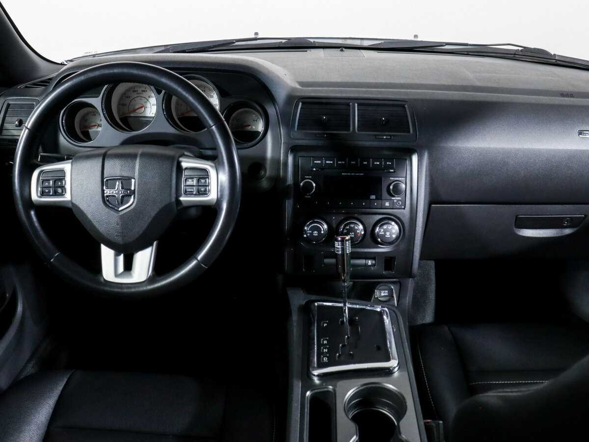 Б/У Додж Челленджер 2013 года. Фото: #8