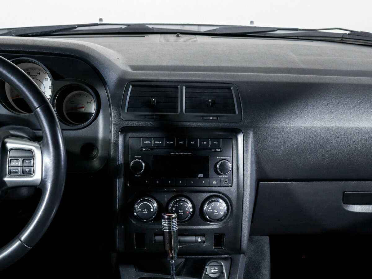 Б/У Додж Челленджер 2013 года. Фото: #9