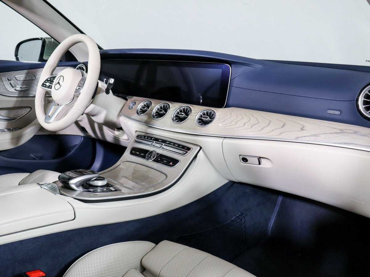 Б/У Мерседес-Бенц Е-Класс 2019 года. Фото: #8