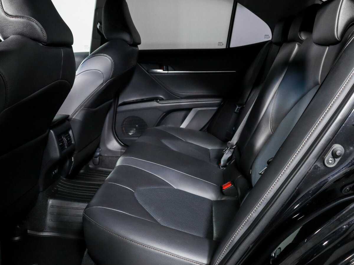 Б/У Тойота Камри 2018 года. Фото: #6