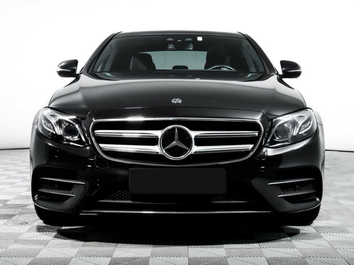 Б/У Мерседес-Бенц Е-Класс 2018 года. Фото: #1