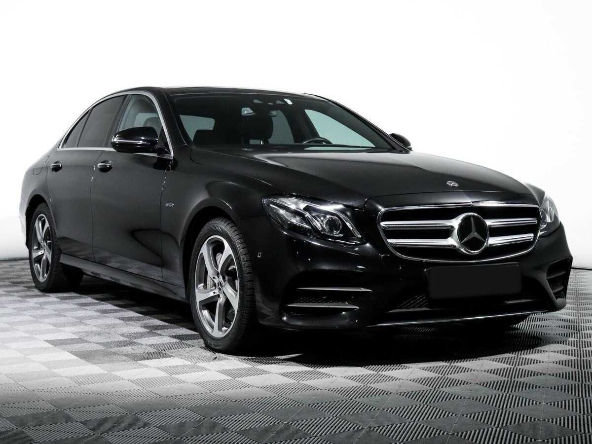 Б/У Мерседес-Бенц Е-Класс 2018 года. Фото: #2