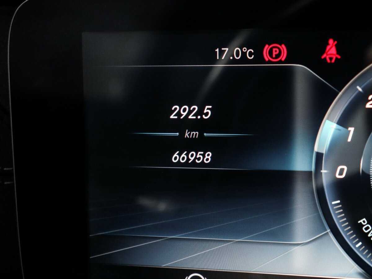 Б/У Мерседес-Бенц Е-Класс 2018 года. Фото: #7