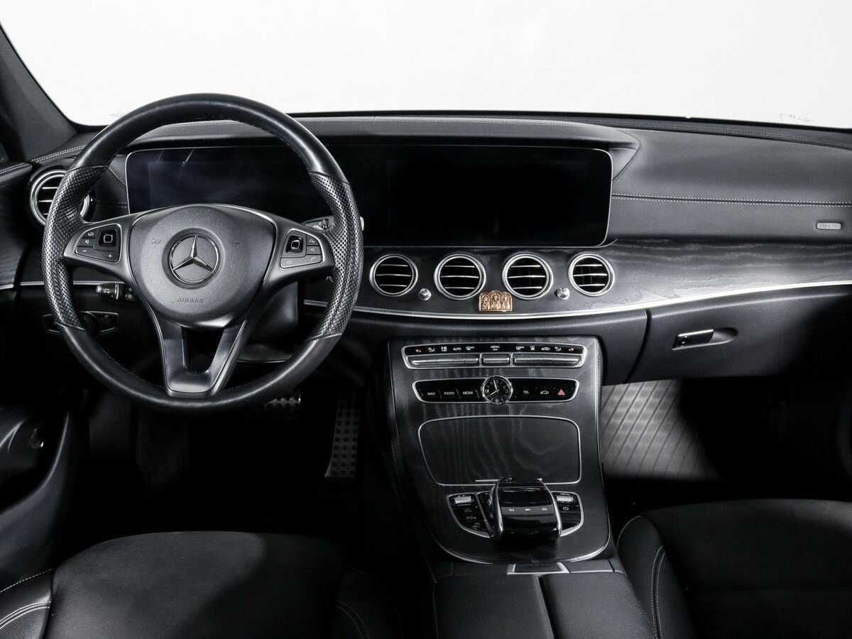 Б/У Мерседес-Бенц Е-Класс 2018 года. Фото: #8