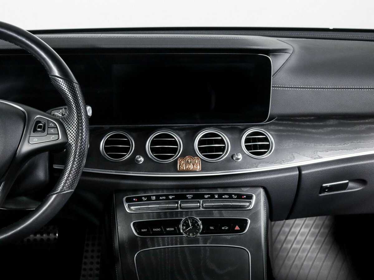 Б/У Мерседес-Бенц Е-Класс 2018 года. Фото: #9