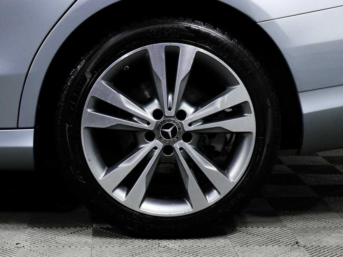 Б/У Мерседес-Бенц Ц-Класс 2017 года. Фото: #25