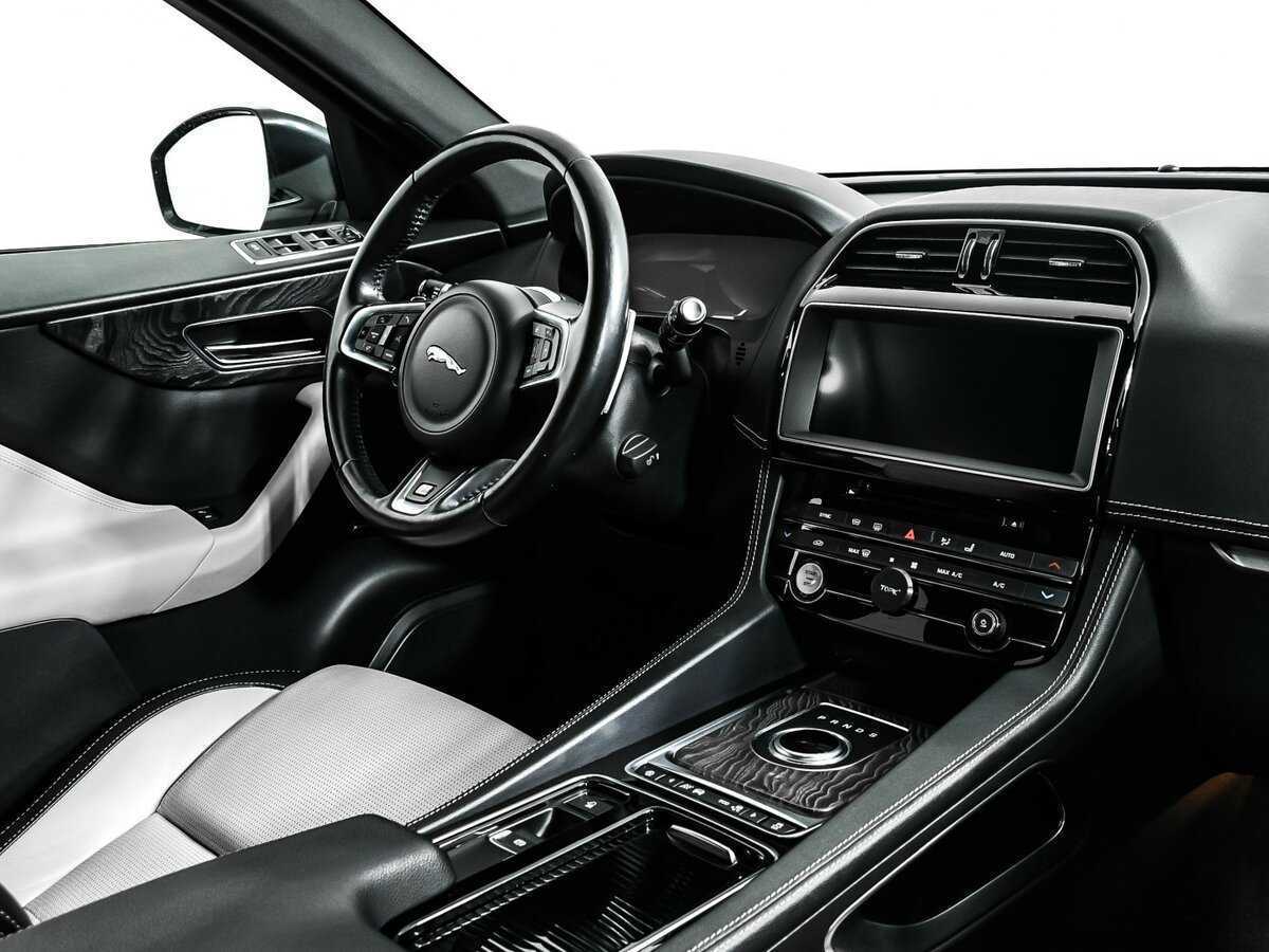 Б/У Ягуар Ф-Пэйс 2018 года. Фото: #8