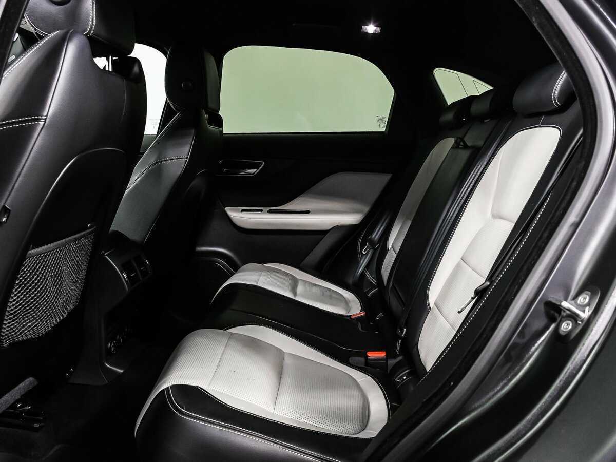 Б/У Ягуар Ф-Пэйс 2018 года. Фото: #12