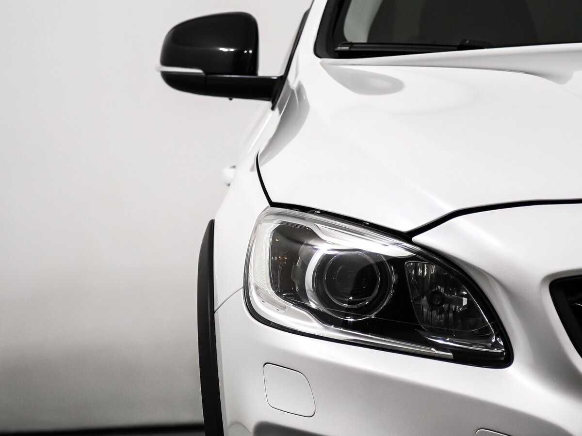 Б/У Вольво S60 Cross Country 2015 года. Фото: #15