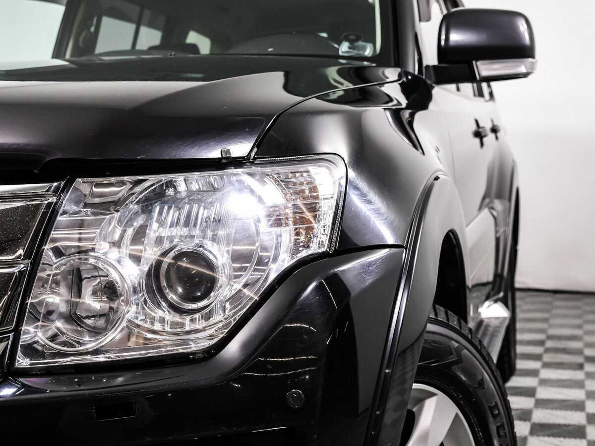 Б/У Митсубиши Паджеро 2015 года. Фото: #13