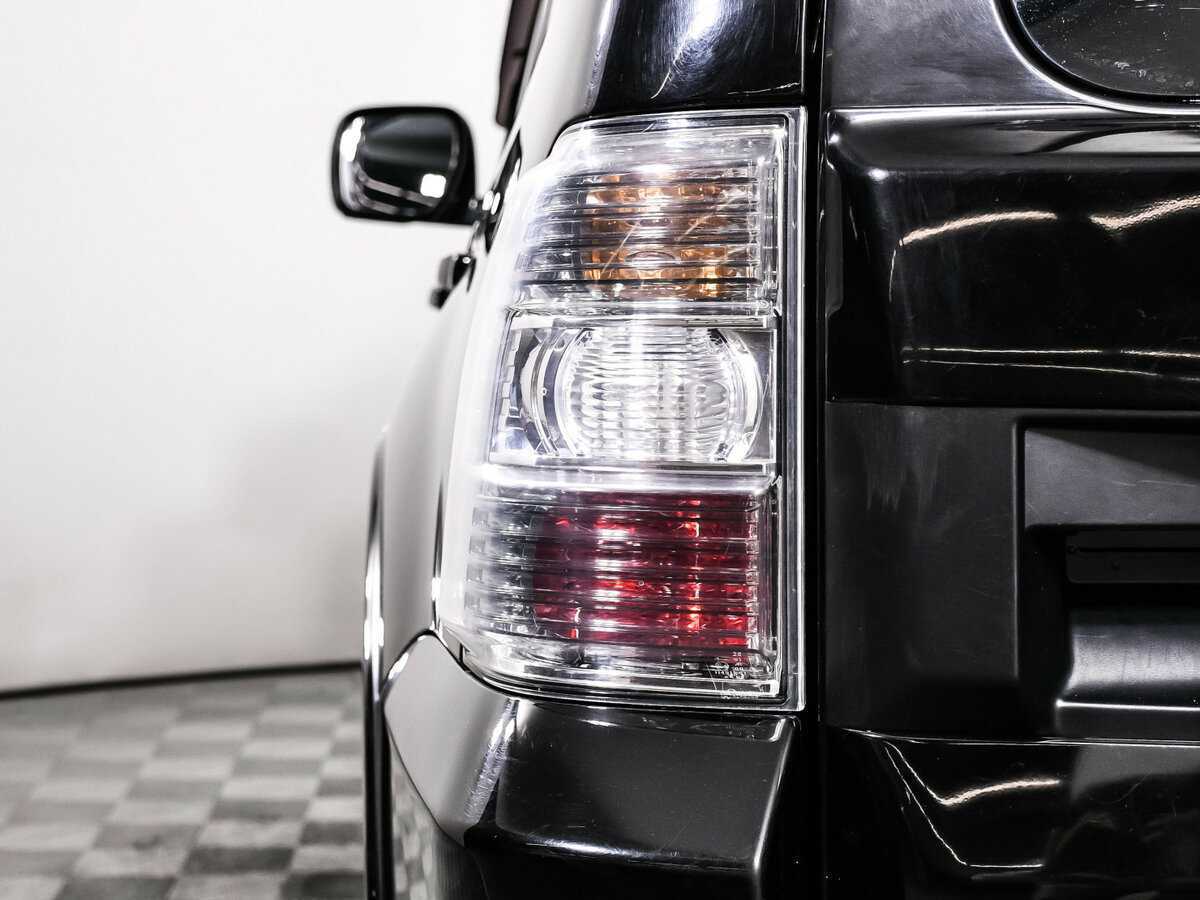 Б/У Митсубиши Паджеро 2015 года. Фото: #14