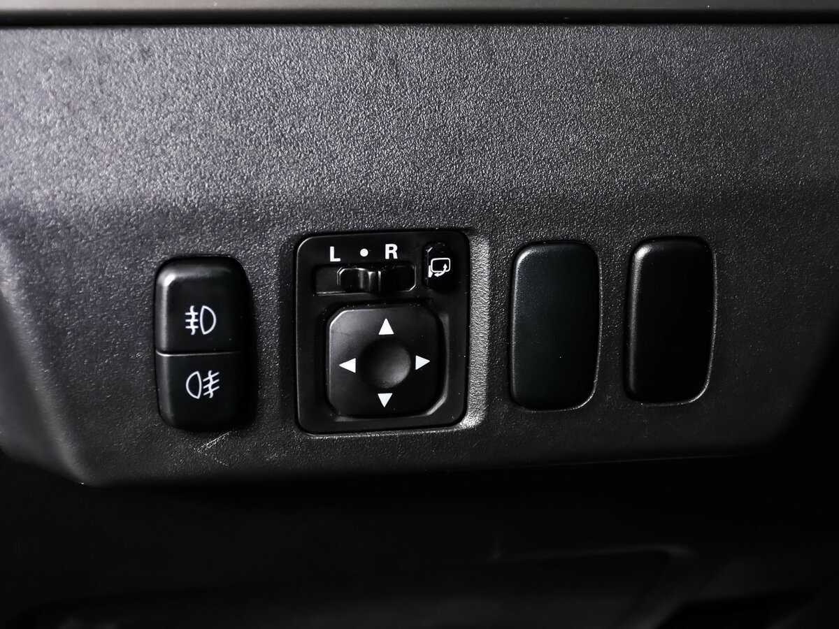 Б/У Митсубиши Паджеро 2015 года. Фото: #18