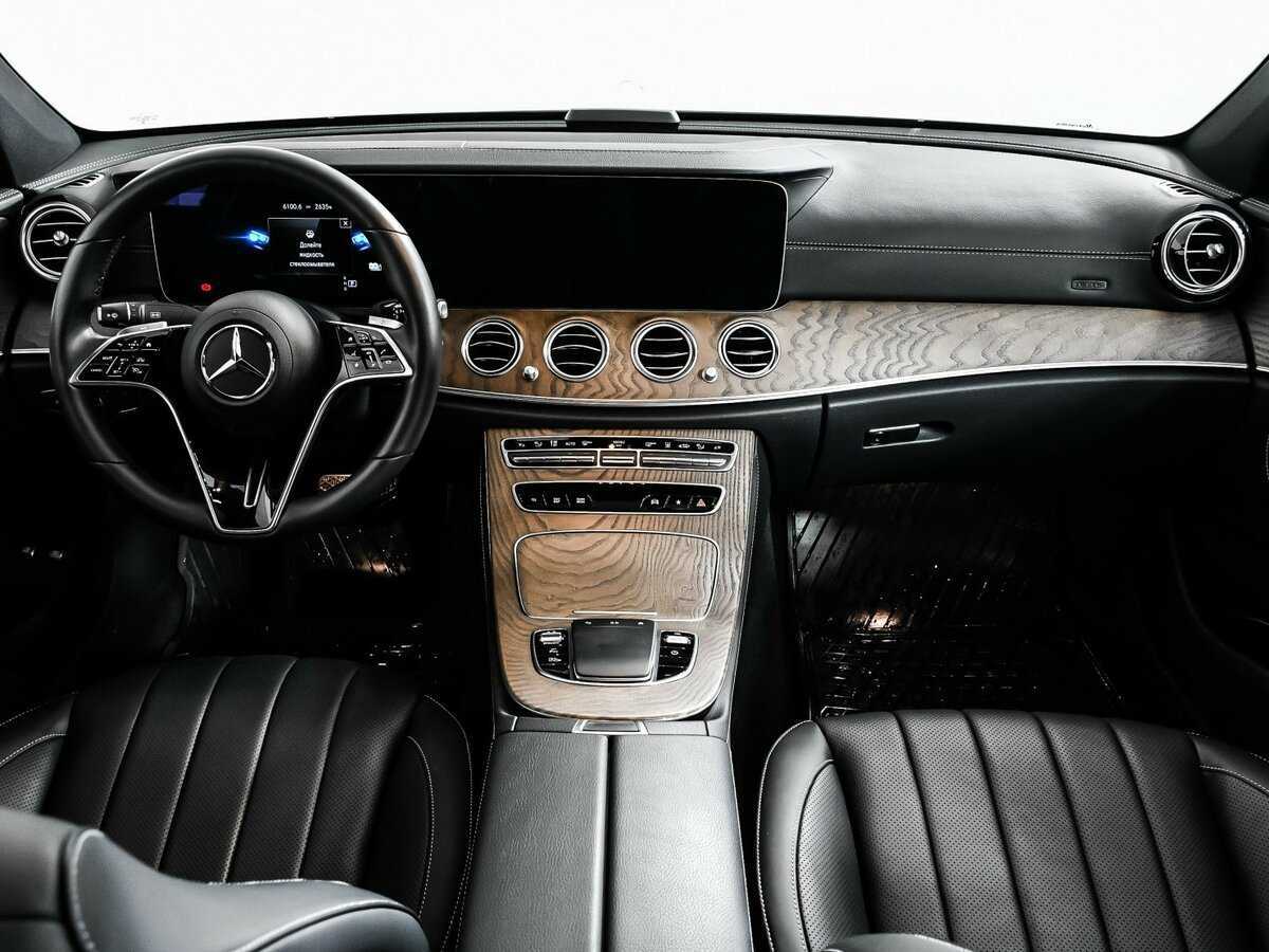 Б/У Мерседес-Бенц Е-Класс 2022 года. Фото: #10