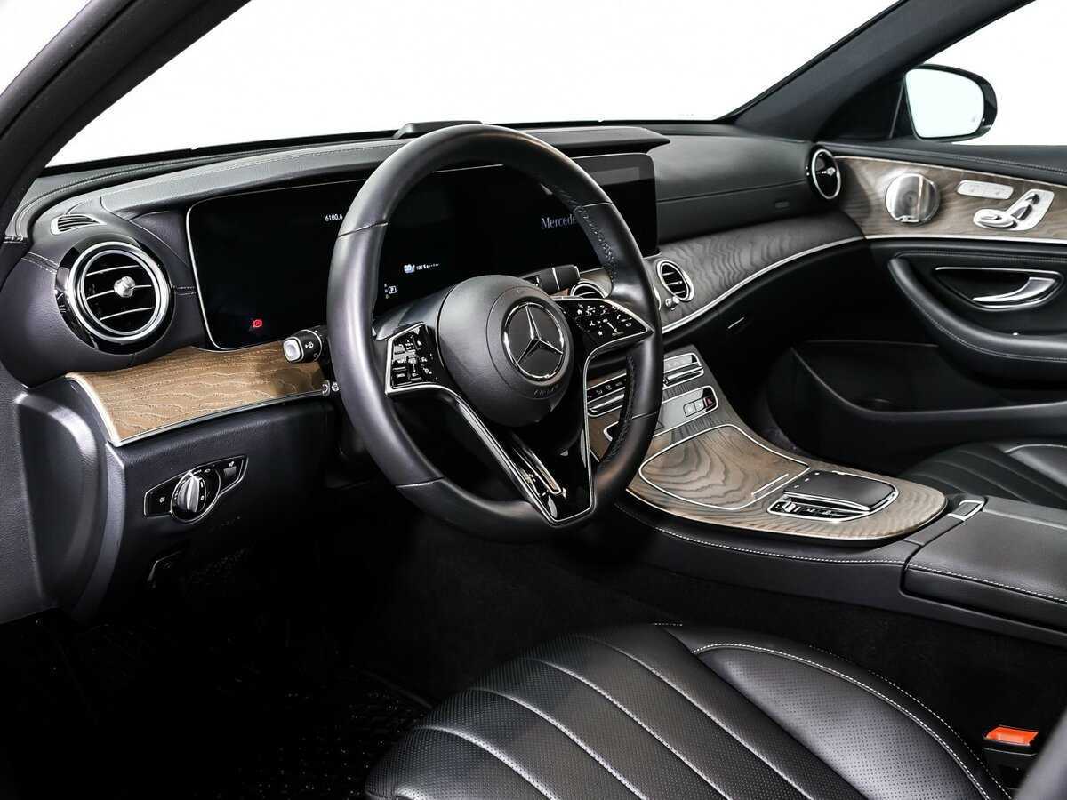 Б/У Мерседес-Бенц Е-Класс 2022 года. Фото: #11