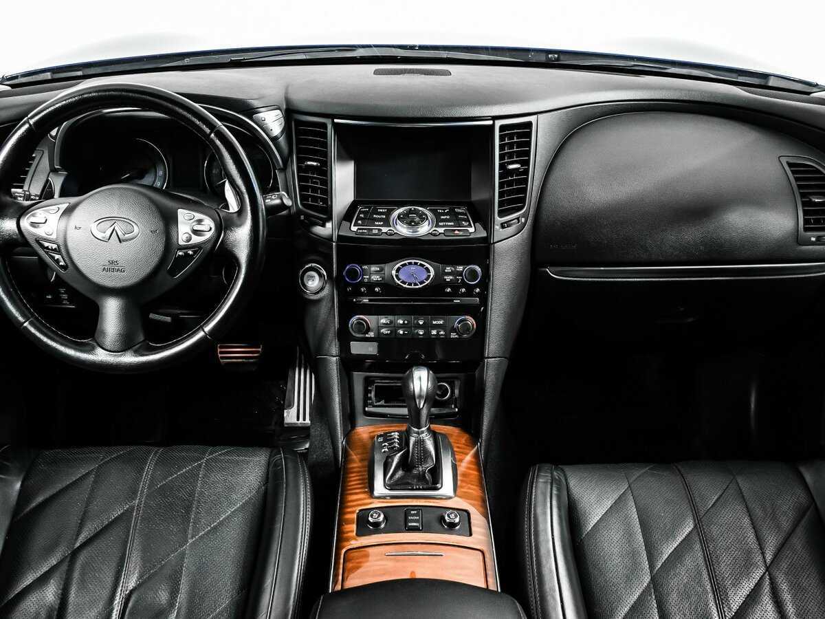 Б/У Инфинити К-Икс70 2017 года. Фото: #10