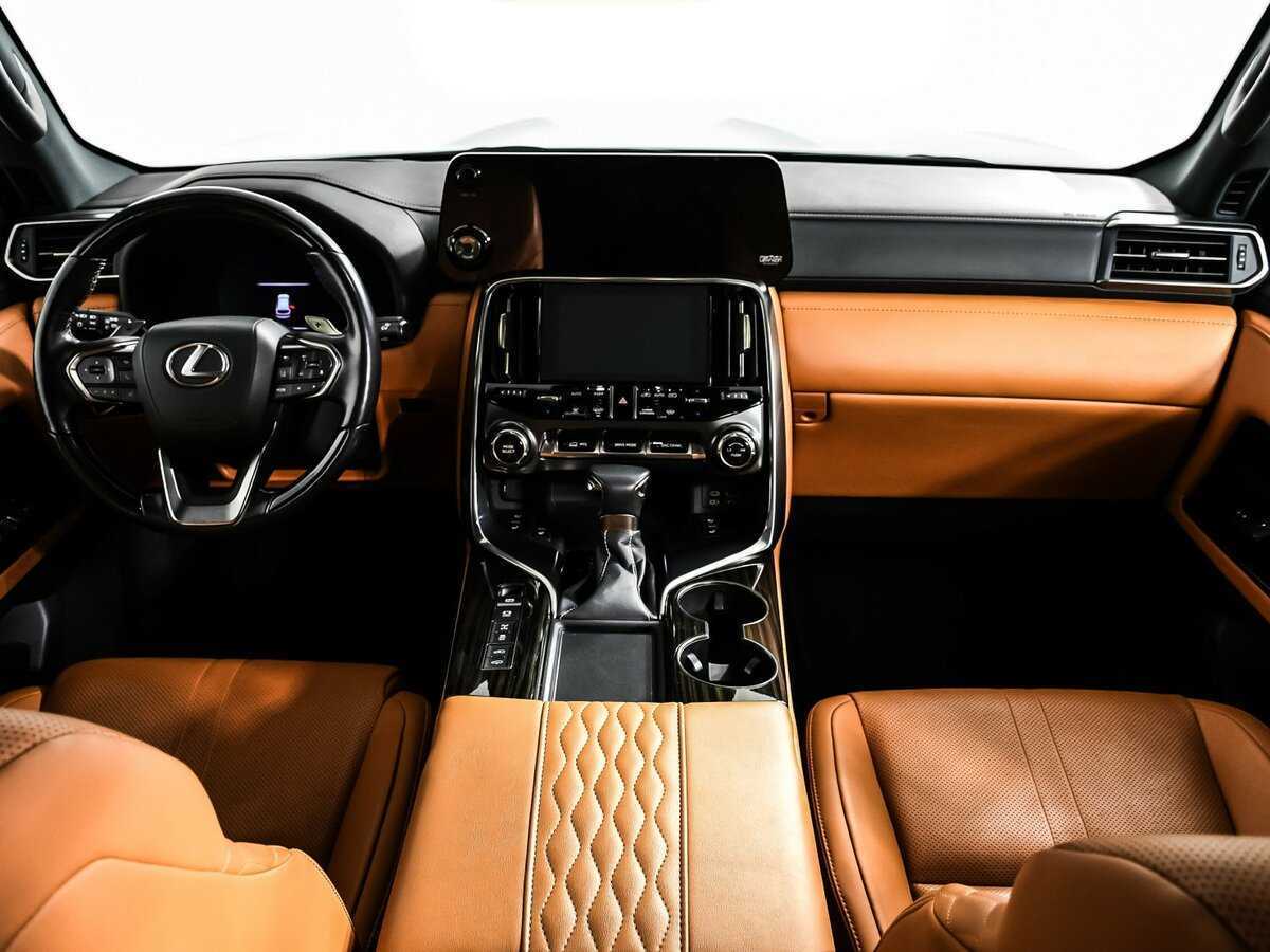 Б/У Лексус Л-Икс 2023 года. Фото: #10