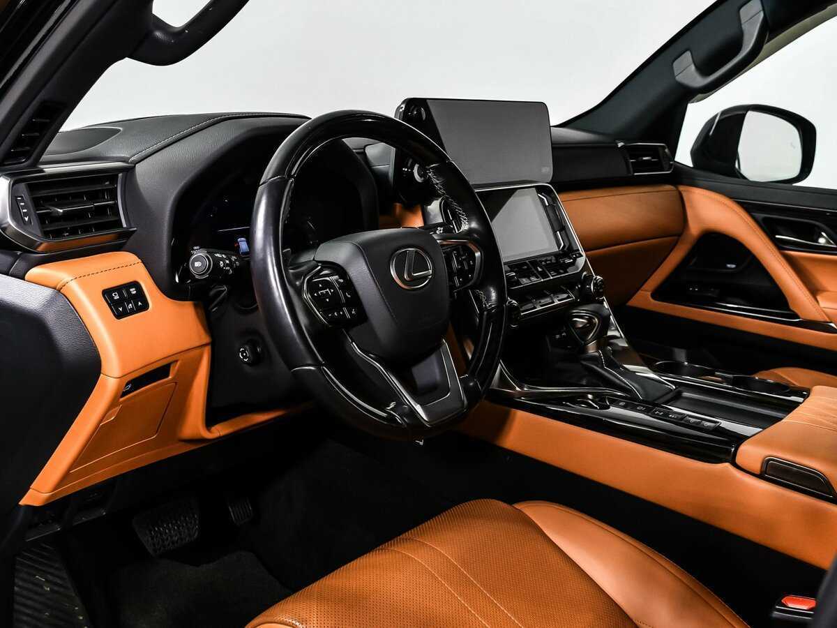 Б/У Лексус Л-Икс 2023 года. Фото: #11